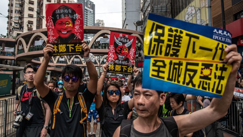 陈光诚：港民游行百万众 反抗恶法遭枪击