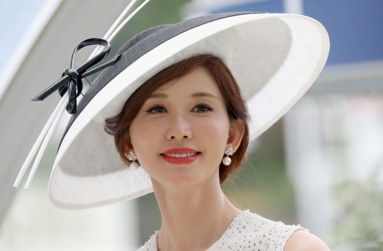 林志玲婚後首度亮相 優雅甜笑「很開心」