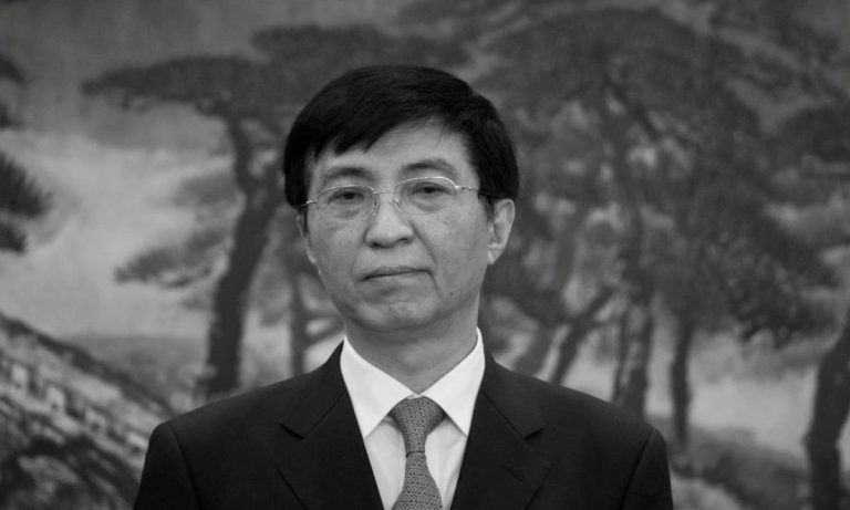人血染紅頂子？港媒:王滬寧靠反六四青雲直上