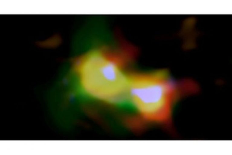 天文學家觀測到最早期星系合併