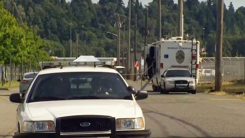 华盛顿州ICE拘留中心 男扔汽油弹与警驳火遭击毙