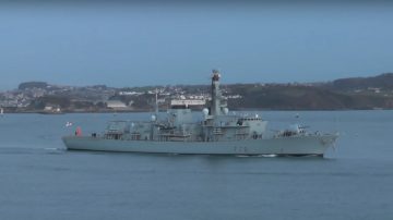 伊朗水域警戒提高 英將派第3艘戰艦赴波斯灣