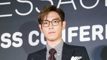 T.O.P6日退伍 着西装笑容鞠躬握手谢粉丝