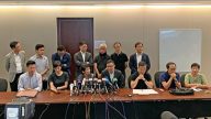 港民主派谴责元朗袭击事件 特首称依法追究