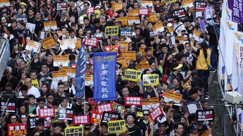 【组图5】香港七一游行浩浩荡荡 游行队伍和平理性