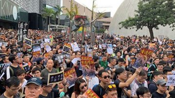 【更新】港九龍反送中 警方武力驅趕示威者