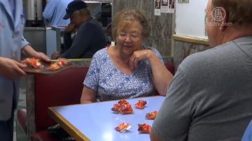 中餐馆幸运饼干不能少 幸运字条写手揭秘