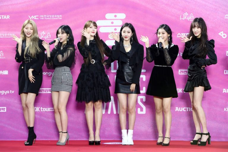 GFRIEND《FEVER》保有原色加新色 摘3榜冠軍