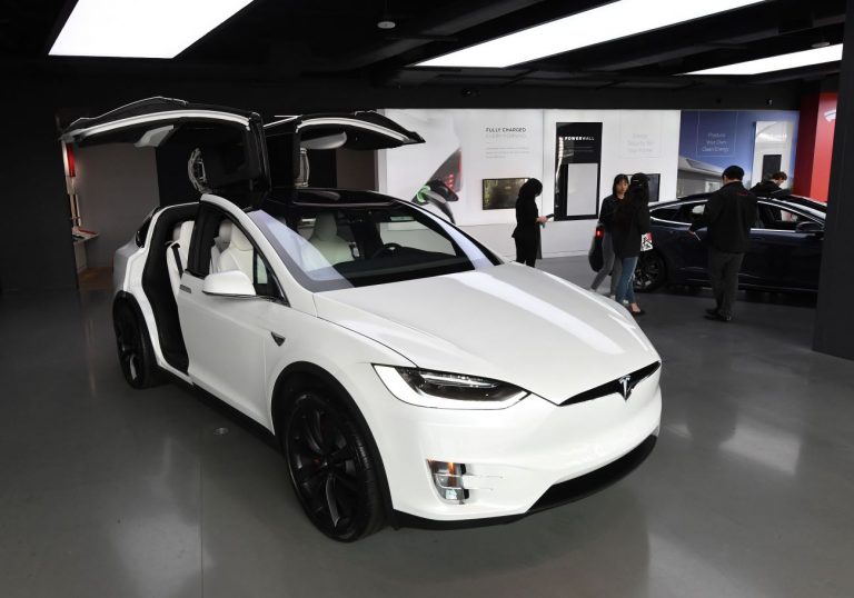 想要買一輛特斯拉Model 3？