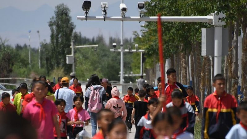 新疆大量幼童失蹤 英媒揭兒童再教育營