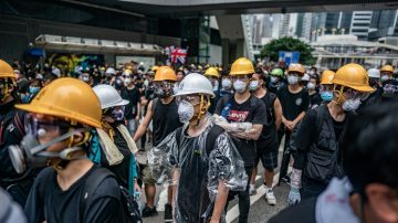 传北京命林郑紧急开会 驻港部队放风另有目的