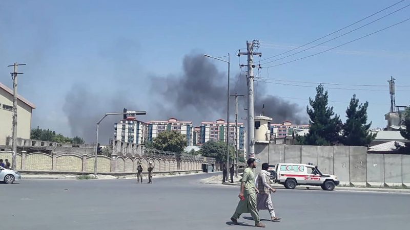 喀布尔军政要地遭攻击 至少65人受伤