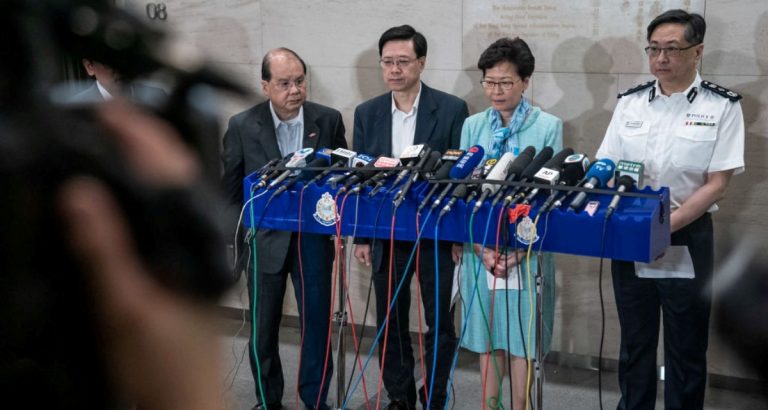文攻武嚇 中共播軍演還揚言追究佔領立法會者刑責
