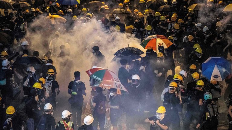 【今日點擊】香港國際金融中心一夜烏烟瘴氣?