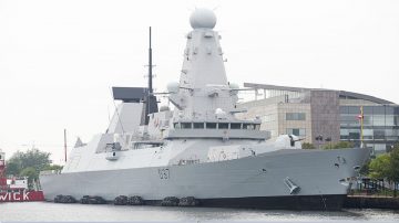 鄧肯號軍艦抵波斯灣 英警告伊朗須守國際規則