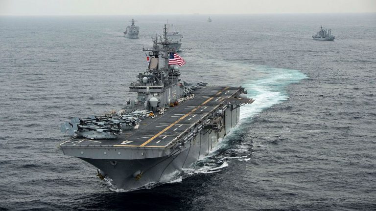 緊逼美國軍艦 伊朗無人機遭擊落
