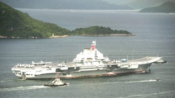 遼寧艦遭貼身監控 美驅逐艦、巡洋艦、電偵機到齊