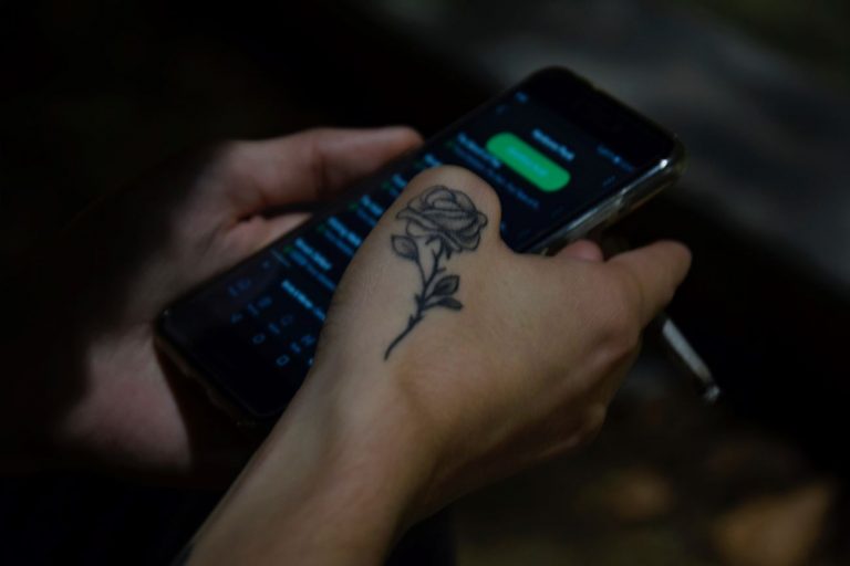 澳洲華人引渡至美國 涉手機服務欺詐