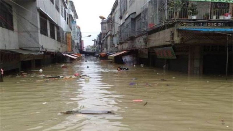 湘江决堤 数百乡镇被淹 河上现浮尸