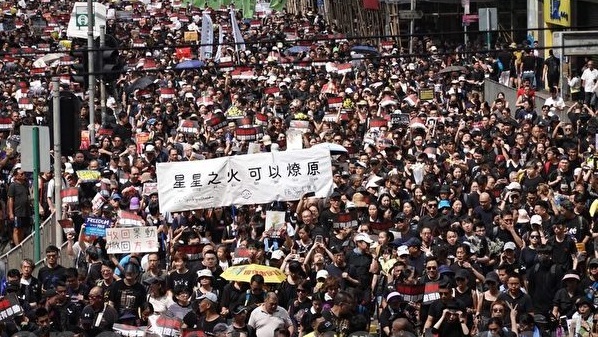 暴力鎮壓反送中 香港安全排名跌至20名