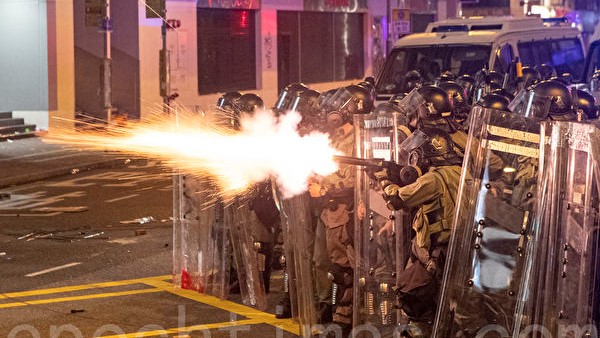 可心：香港警察有选择“枪口抬高一寸”的权利