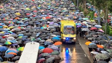 給救護車讓道再現港人素養 反送中全球關注