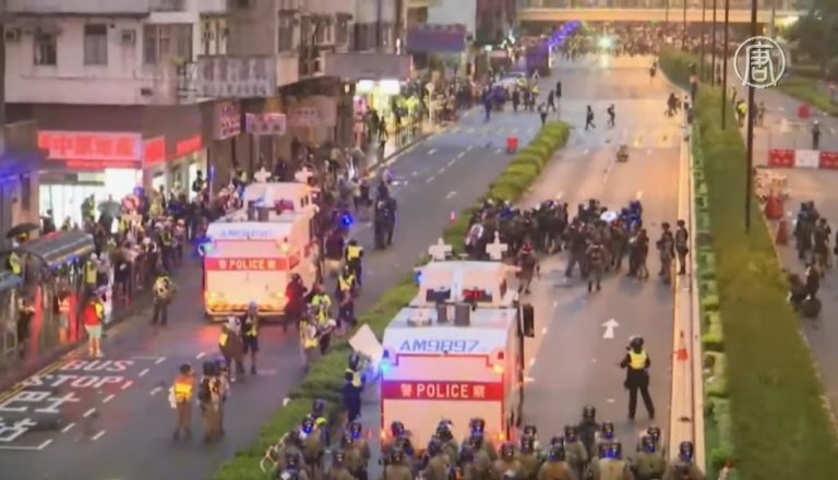 【禁聞】港警水炮車首出動 荃葵青遊行被開槍
