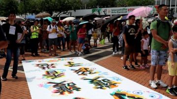 港三代人齐上街捍自由 吁林郑听民意讲人话！