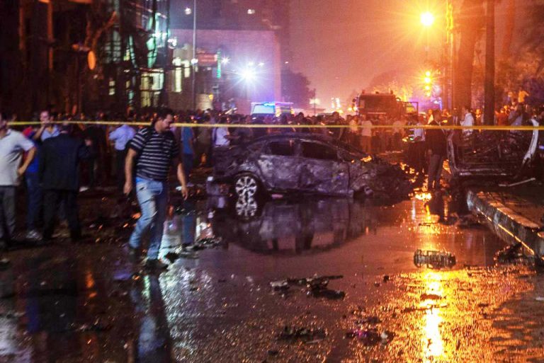 開羅汽車衝車陣大爆炸 波及醫院釀19死30傷