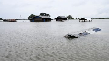 雨季暴雨 缅甸河川溃堤土石流酿13死