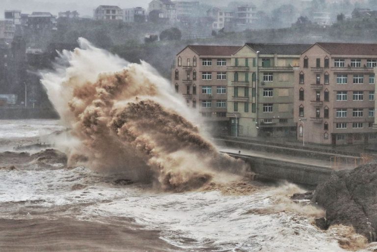 颱風「烟花」逼近浙江 上海等多處鐵路停運