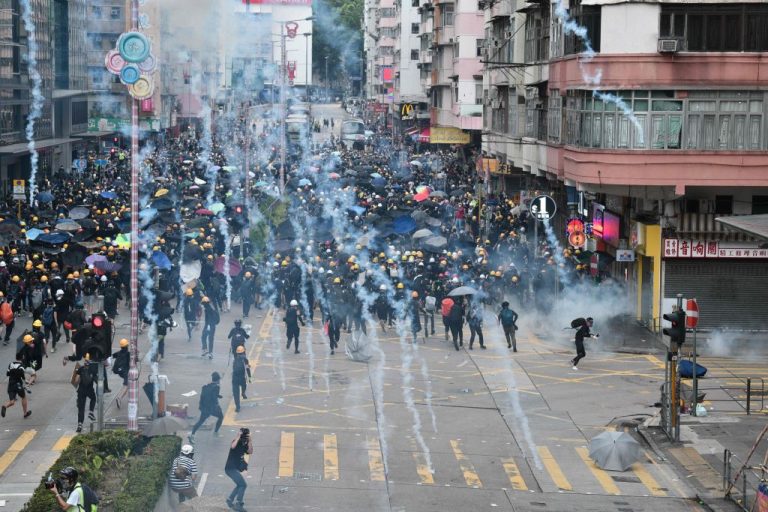 港警勾聯福建幫 換裝打人凶殘視頻曝光