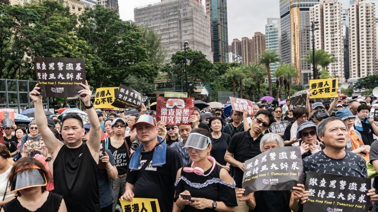 「如此高素質港民」咋是暴民？一台女談親身經歷