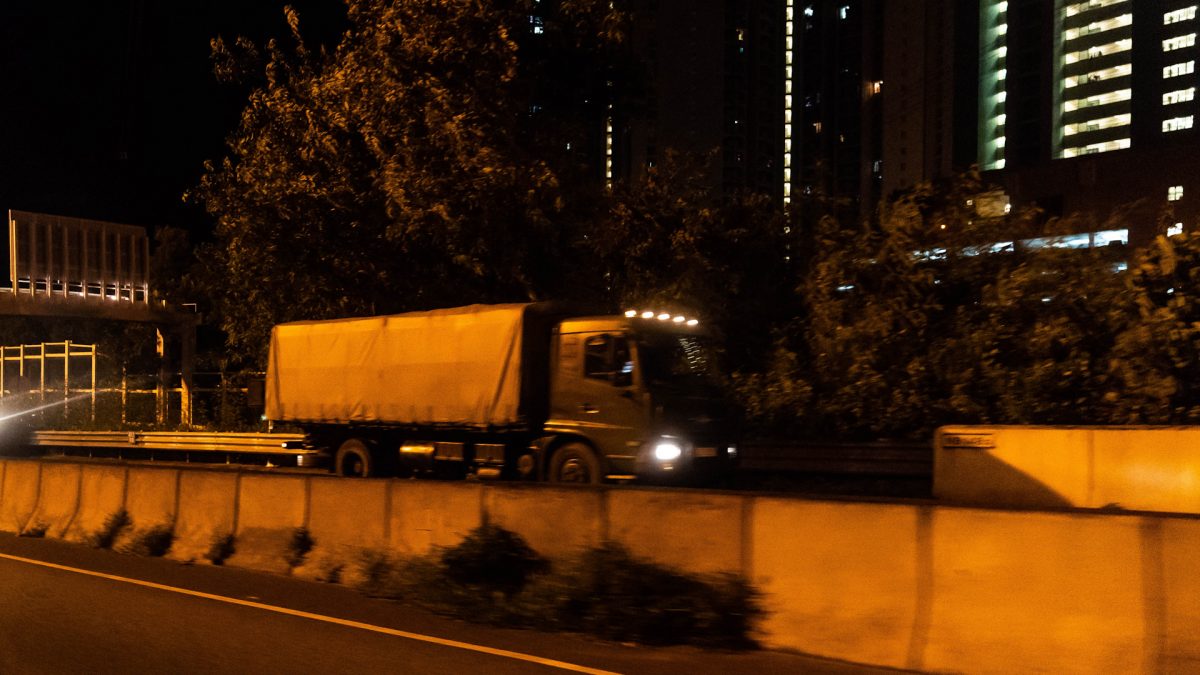 【禁闻】中共驻港部队高调换防 恐吓示威者？