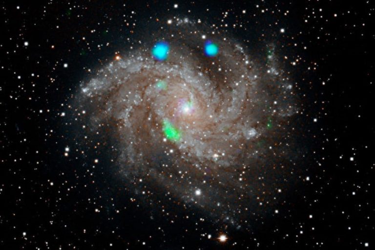 宇宙乍現神祕綠閃光 或來自黑洞