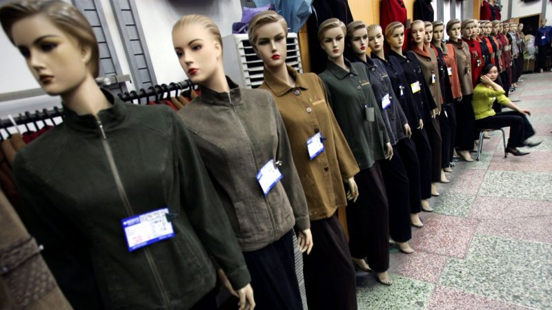 消费降级 中国服装销量年减178亿件