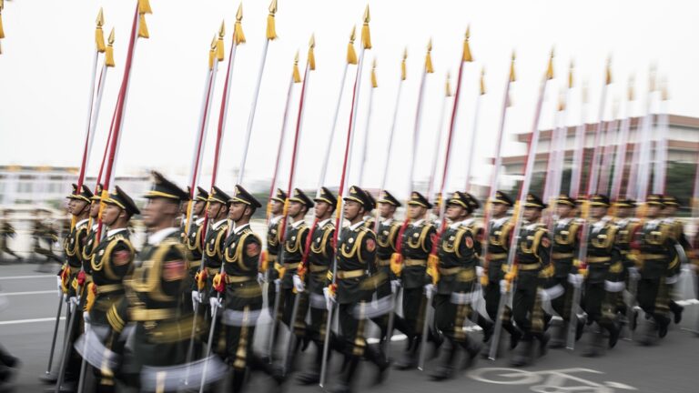 港媒：港人的抗爭讓中共閱兵破相