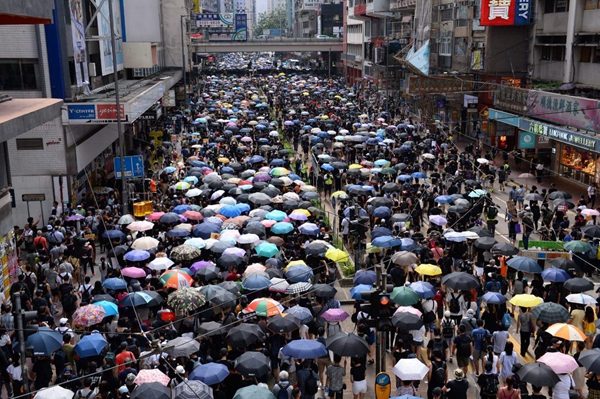 组图1：915香港“全民抗暴政” 人潮挤爆街道