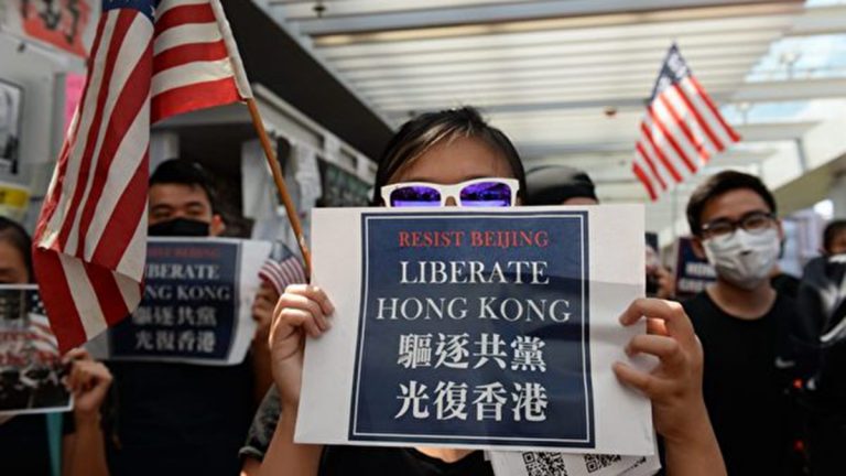 組圖：香港大學校園反送中 高呼「驅逐共黨，光復香港」