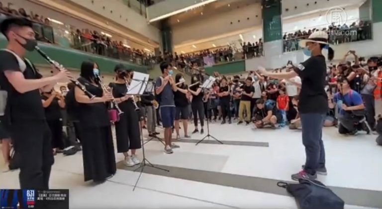 反送中 沙田新城市廣場組流動人鏈大合唱