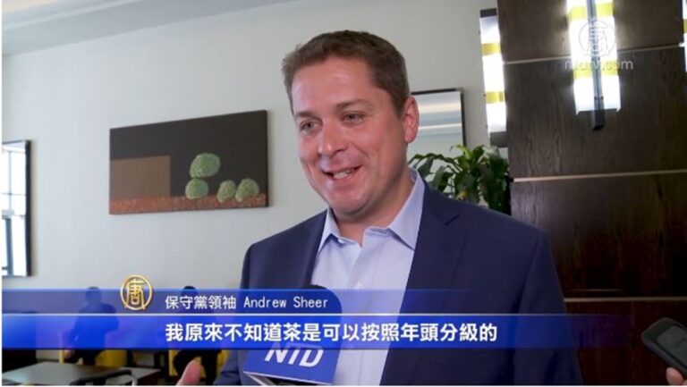 加拿大保守黨領袖訪華社給長者敬茶