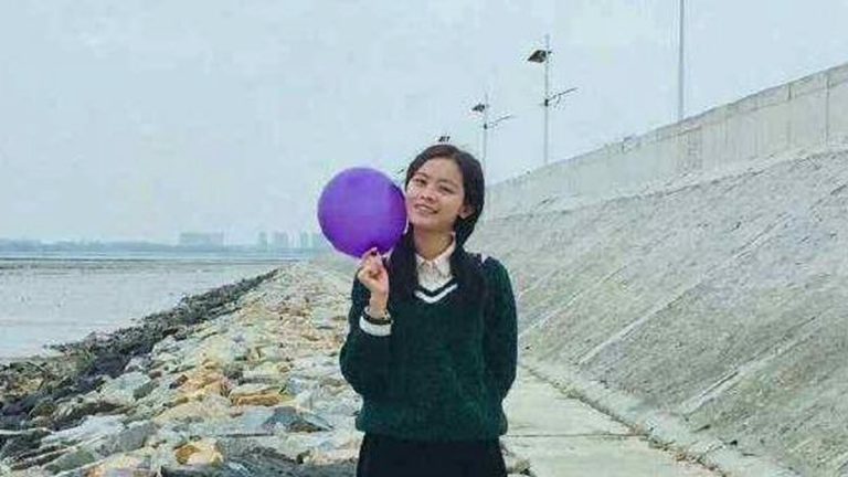 粵24歲美女教師離奇墮亡 全身有掐痕似被拖拽過