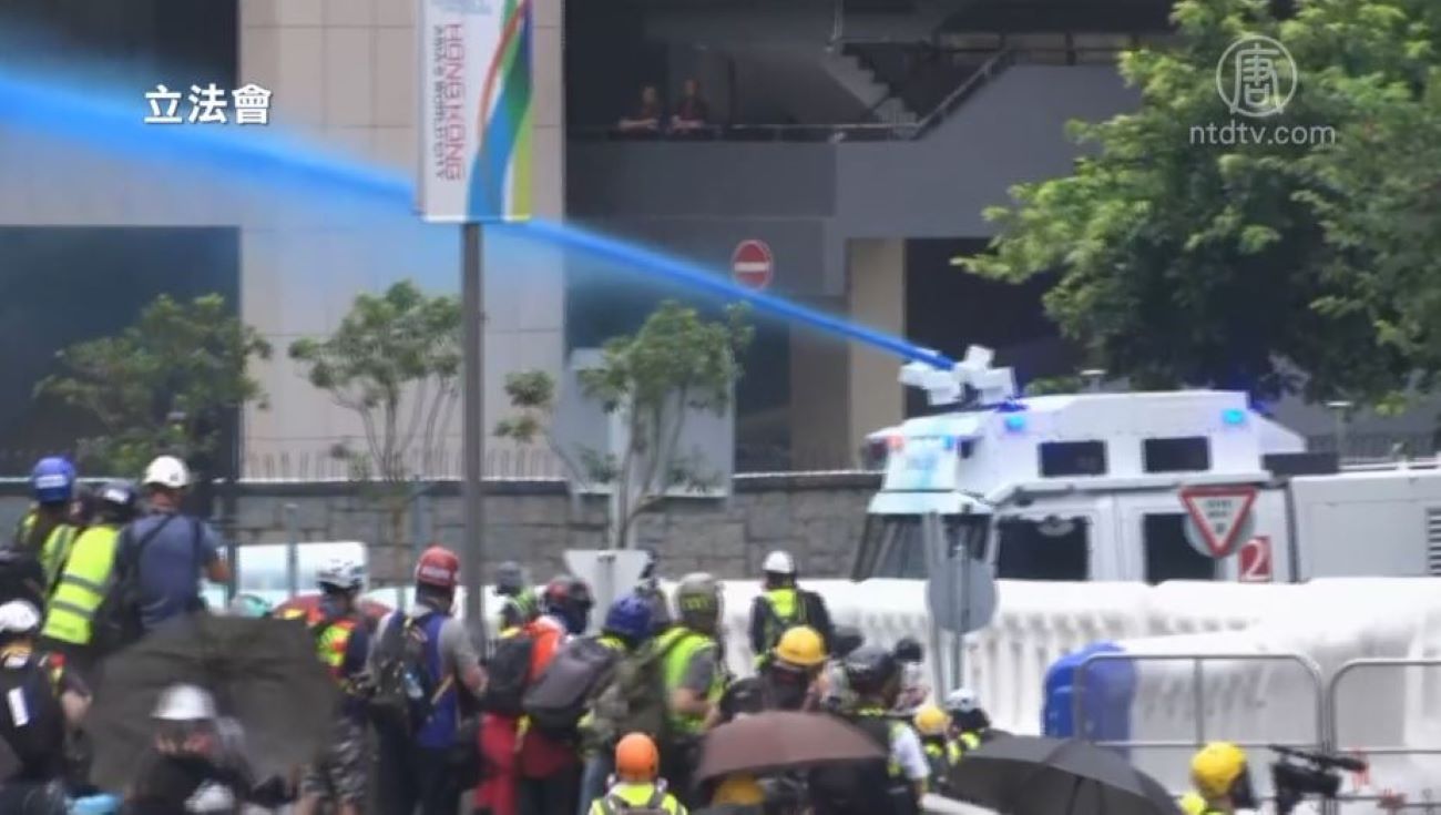 雨伞运动五周年 港人反送中再遭水炮催泪弹 | 香港反送中 | 港人游行 | 新唐人电视台