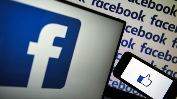 香港警方設「告密專線」 號碼全被臉書刪除