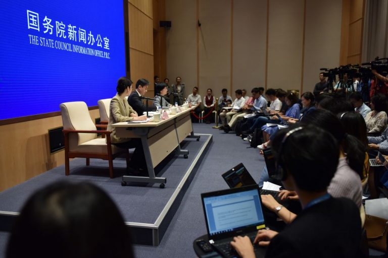 港澳辦首回應「緊急法」 3點表態被指軟硬兼施