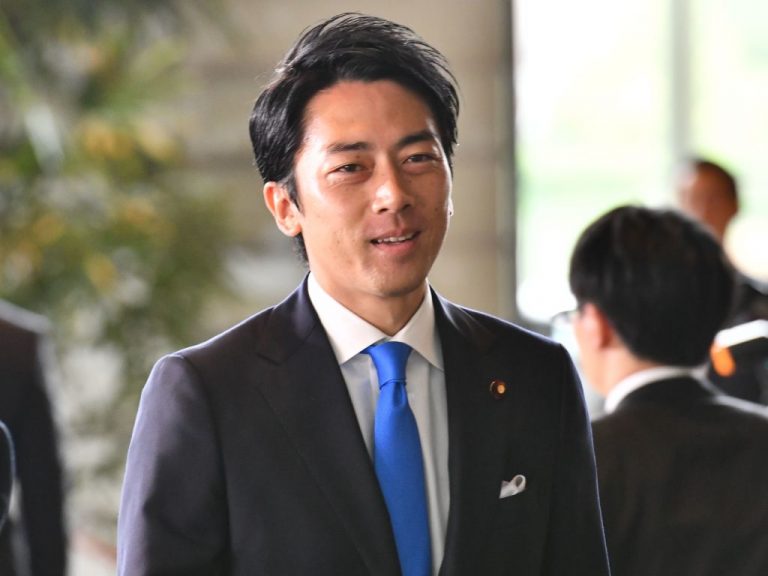 安倍內閣改組僅留任2人 政壇明星小泉首入閣