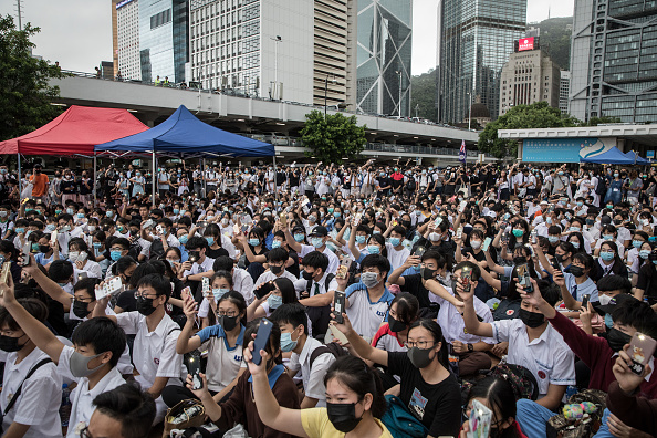 全港罢课罢工同日启动 限港府两周回应