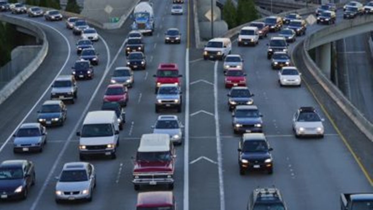 【禁闻】中共20条促消费 买不起水果买汽车？