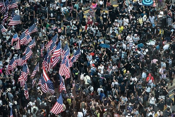 组图1：915香港“全民抗暴政” 人潮挤爆街道