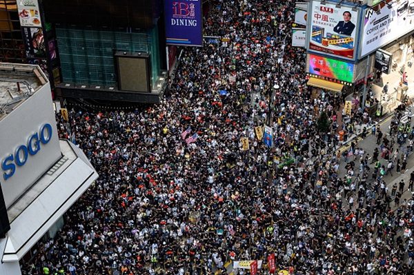 组图1：915香港“全民抗暴政” 人潮挤爆街道